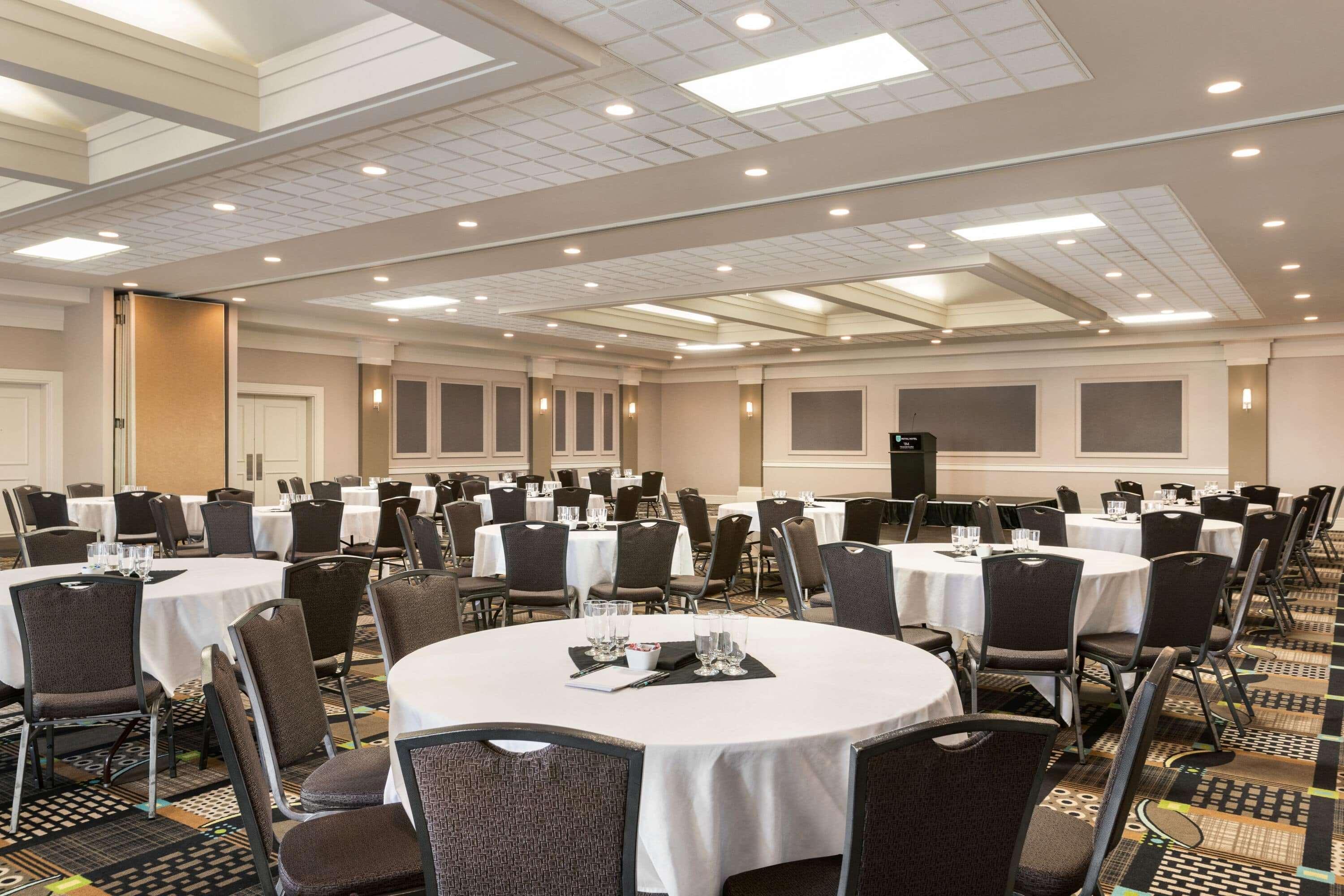 Royal Calgary, Trademark Collection By Wyndham 3*