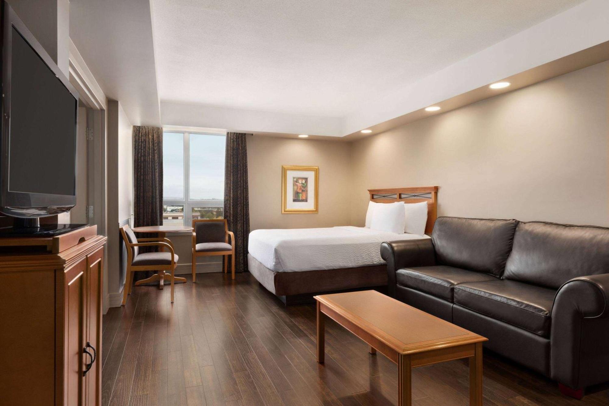 Hotel Royal Calgary, Trademark Collection By Wyndham