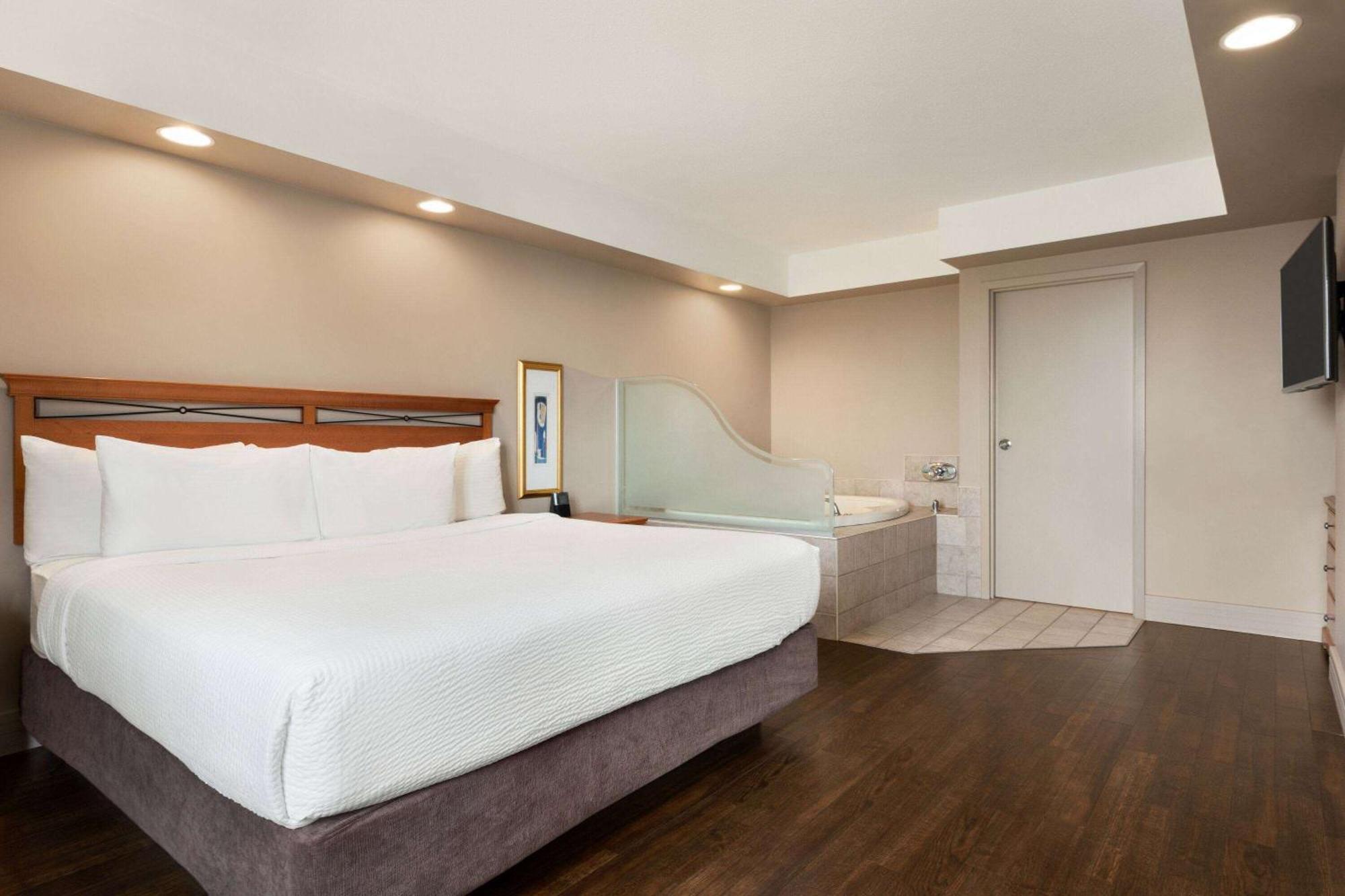Hotel Royal Calgary, Trademark Collection By Wyndham