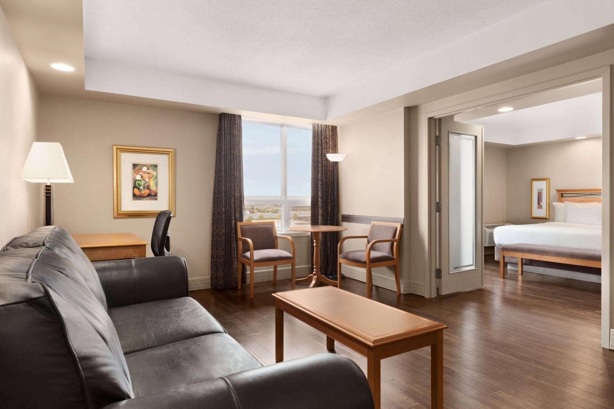 Royal Calgary, Trademark Collection By Wyndham Hotel Calgary