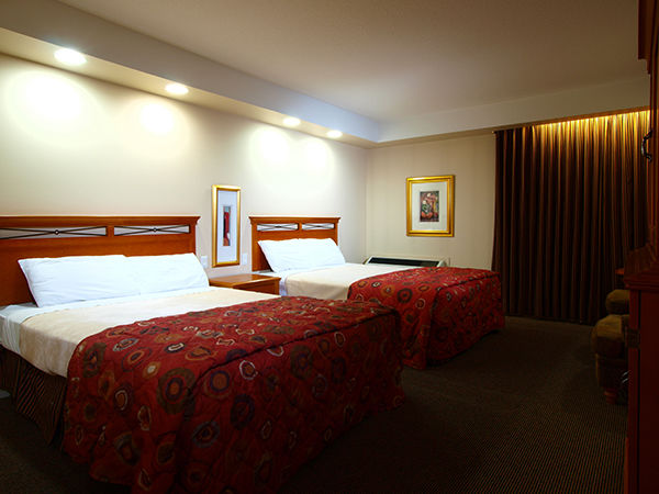 Royal Calgary, Trademark Collection By Wyndham 3* Calgary